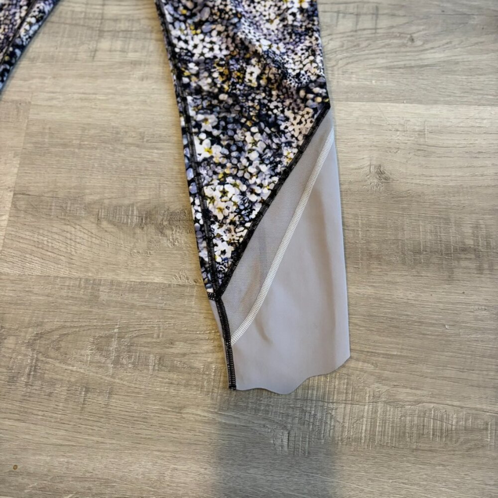 Lululemon Align Scalloped Hem High-Rise Crop 23" - Picture 4 of 5